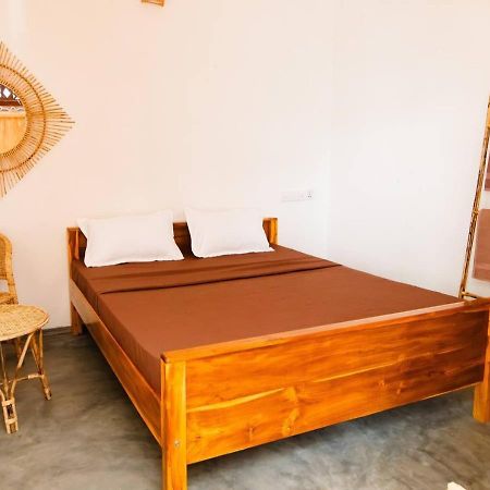 Pompon Hotel Pottuvil Luaran gambar