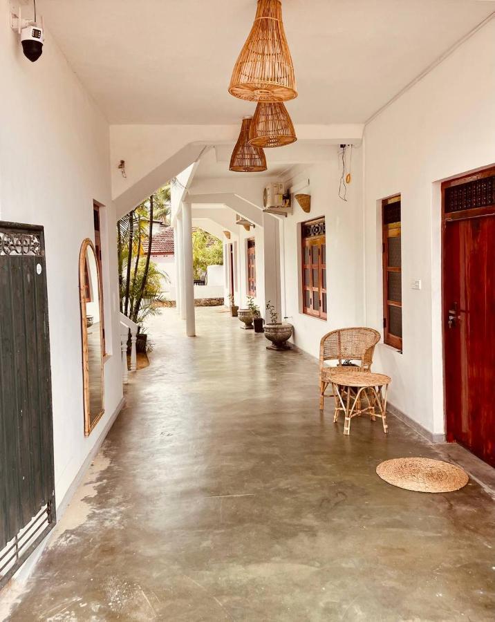Pompon Hotel Pottuvil Luaran gambar